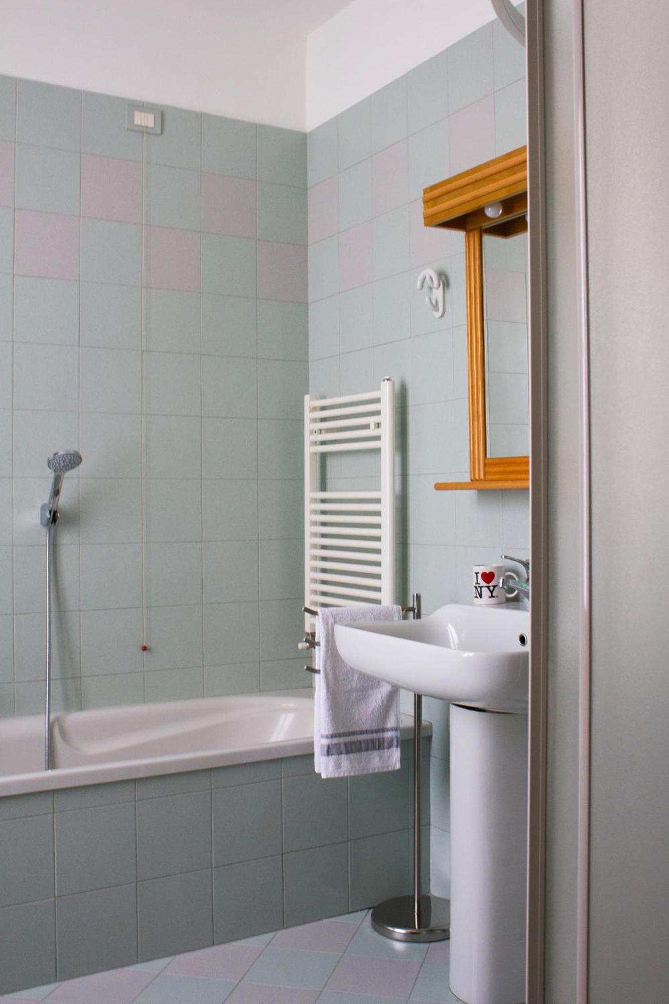 Appartamento Moderno E Tranquillo เปียเชนซา ภายนอก รูปภาพ