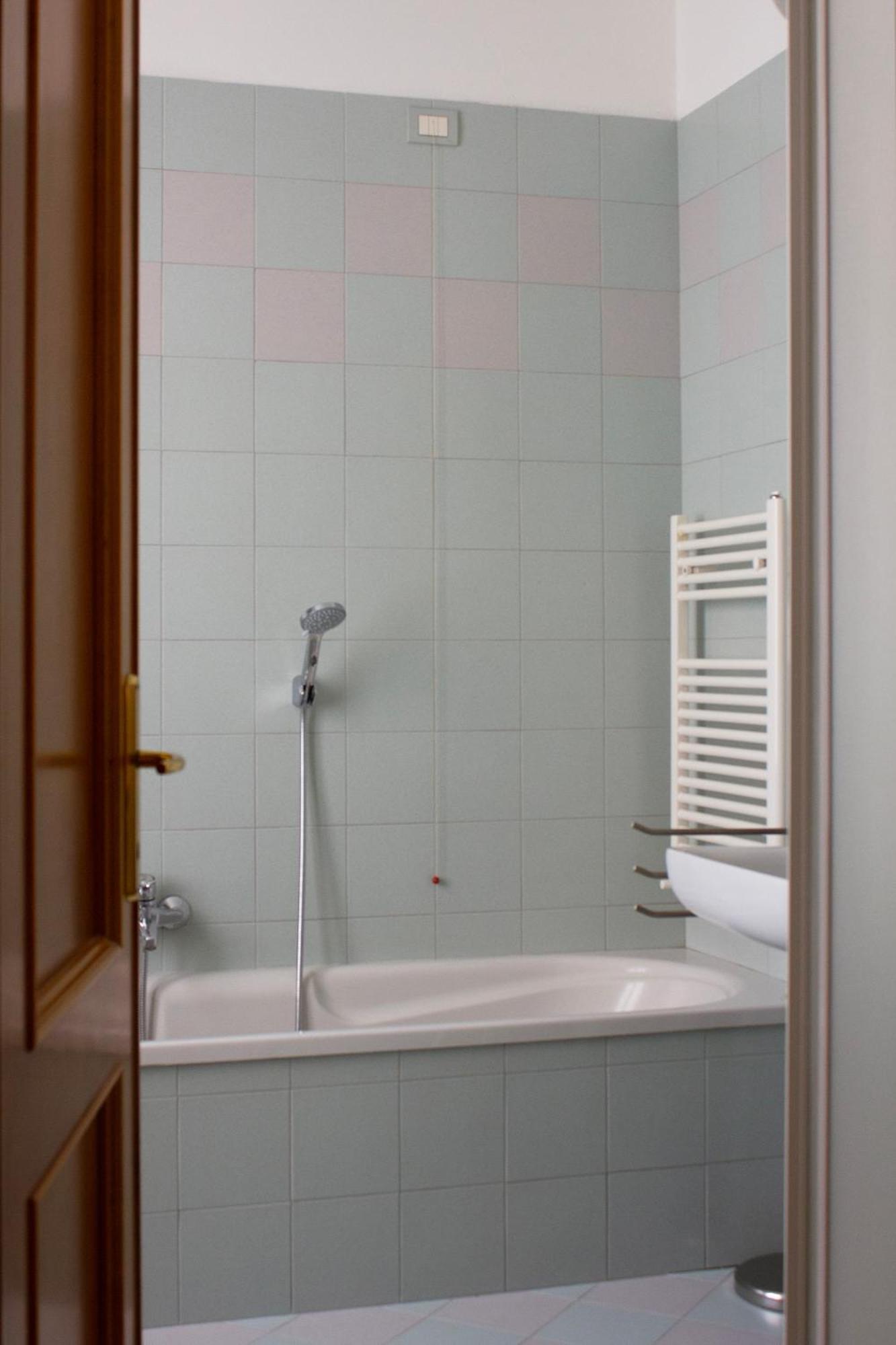 Appartamento Moderno E Tranquillo เปียเชนซา ภายนอก รูปภาพ